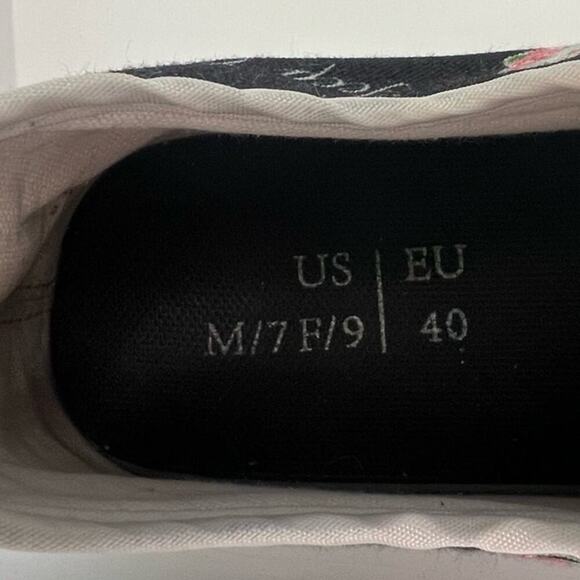 Custom Jeep Girl Low Top Canvas Tennis Shoes, Black/White Colorway, size 9 - Picture 6 of 12